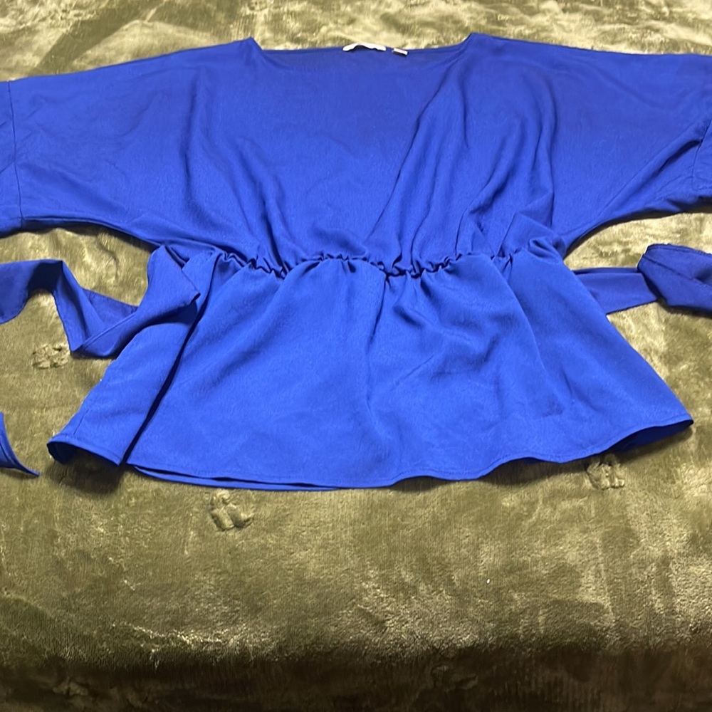 blouse - Picture 5 of 6